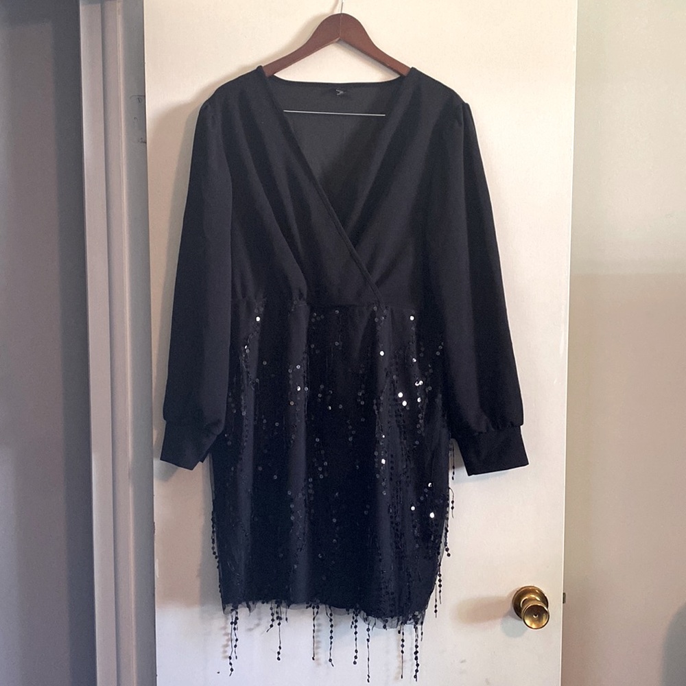 NEW Size 2XL Deep-V crossed dress with sequin tassels